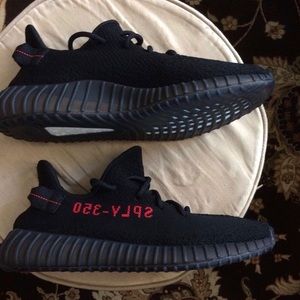 *Authentic* YEEZY V2